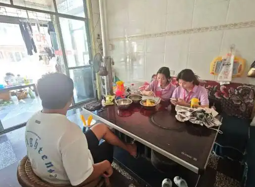 沟通了解底层家长教育需求感知村庄教育开展的实在图景